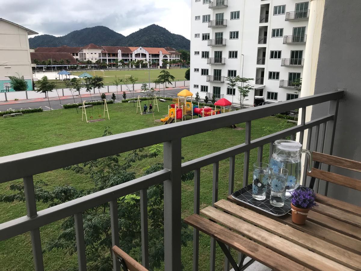 House Of Nostalgia Apartment Lumut Exterior foto